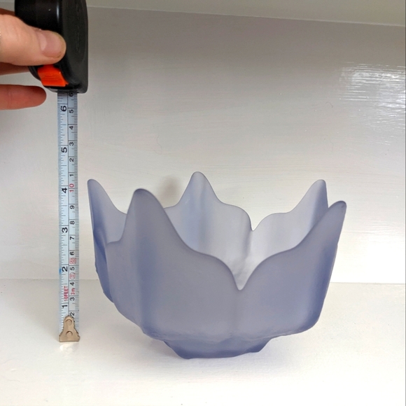 Vintage Viking Glass Lotus Bowl – Amethyst Purple Mid-Century Decor - Picture 2 of 4